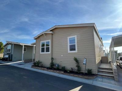 Photo 2 of 31 of home located at 3444 W Center Street #8 Riverside, CA 92501