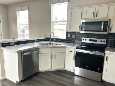 Photo 4 of 12 of home located at 85961 Edenvale Rd Sp. #6 Pleasant Hill, OR 97455