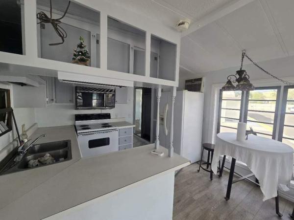 1984 Holiday Manufactured Home