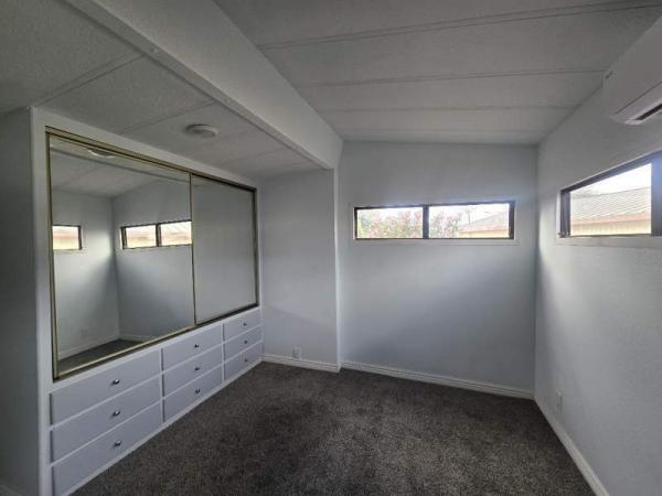 1984 Holiday Manufactured Home