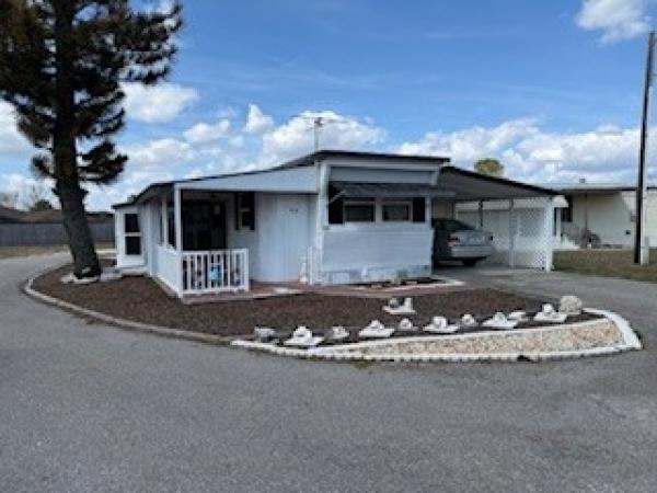 Photo 1 of 2 of home located at 11D Lake Breeze Dr. Tavares, FL 32778
