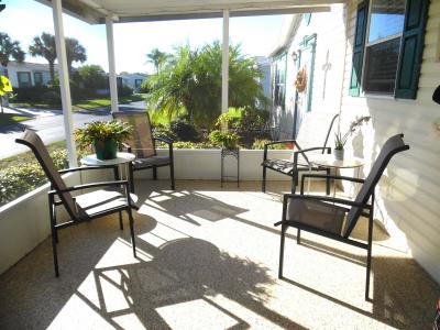 Photo 4 of 15 of home located at 1412 Tahiti Circle Davenport, FL 33897