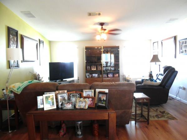 2005 Homes of Merit T16865 Mobile Home