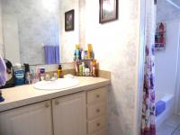 2005 Homes of Merit T16865 Mobile Home