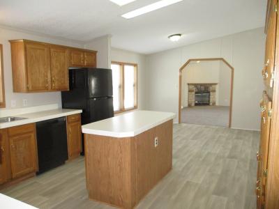 Photo 4 of 20 of home located at 43697 Medea Dr Clinton Township, MI 48036