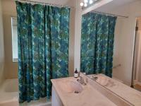 1980 Lakewood Manufactured Home