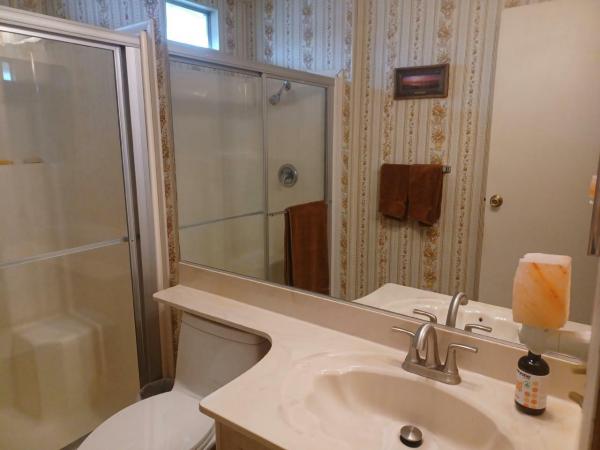 1980 Lakewood Manufactured Home