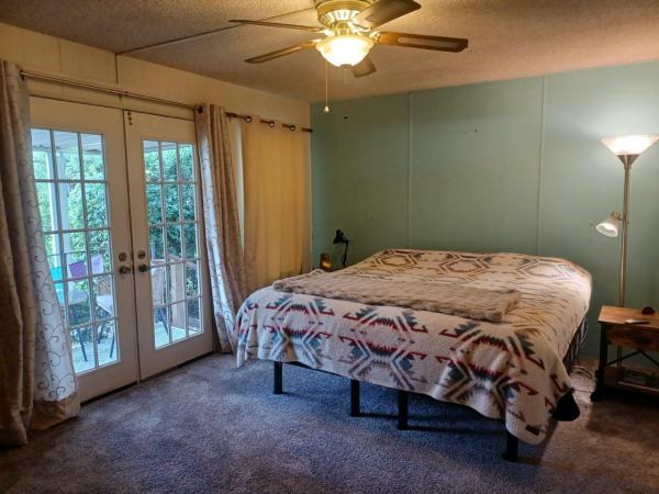 1980 Lakewood Manufactured Home