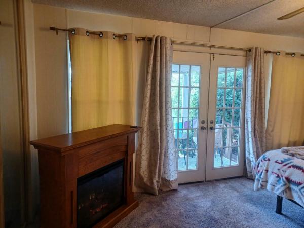 1980 Lakewood Manufactured Home