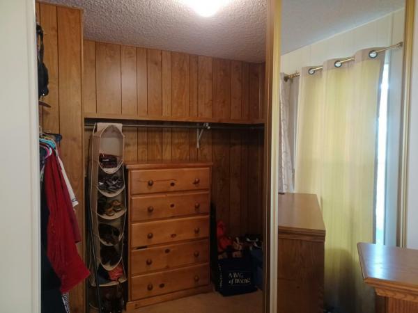 1980 Lakewood Manufactured Home