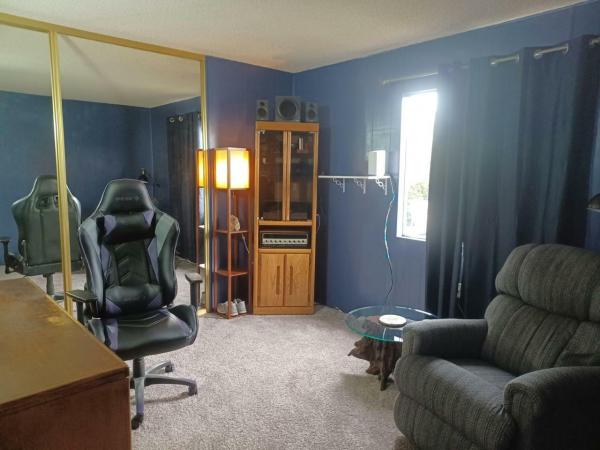 1980 Lakewood Manufactured Home