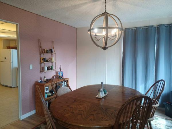 1980 Lakewood Manufactured Home