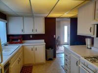 1980 Lakewood Manufactured Home