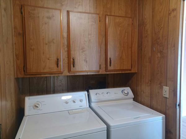 1980 Lakewood Manufactured Home