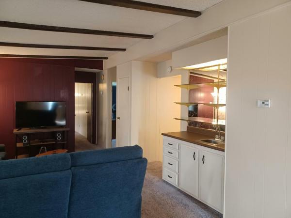 1980 Lakewood Manufactured Home