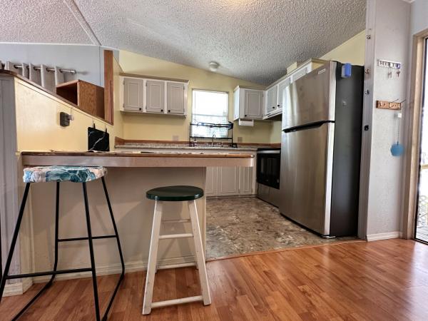 1990 Fleetwood 33B12977 Mobile Home