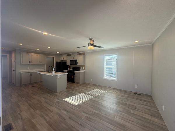 2025 Champion RAP1666H32212 Mobile Home