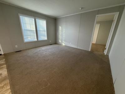 Photo 4 of 25 of home located at 15811 Villaire #643 Clinton Township, MI 48038