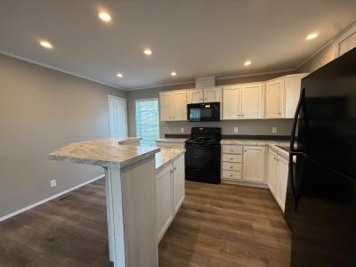 Photo 5 of 26 of home located at 71601 Juliet Court #204 Romeo, MI 48065