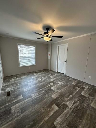 Photo 4 of 7 of home located at 20 Espinosa Dr., Austin, TX 78744