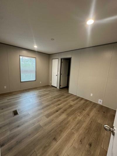 Photo 4 of 7 of home located at 25 Palma Cir., Austin, TX 78744