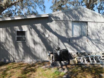 Photo 4 of 36 of home located at 3822 Oakcrest Lane Zephyrhills, FL 33541