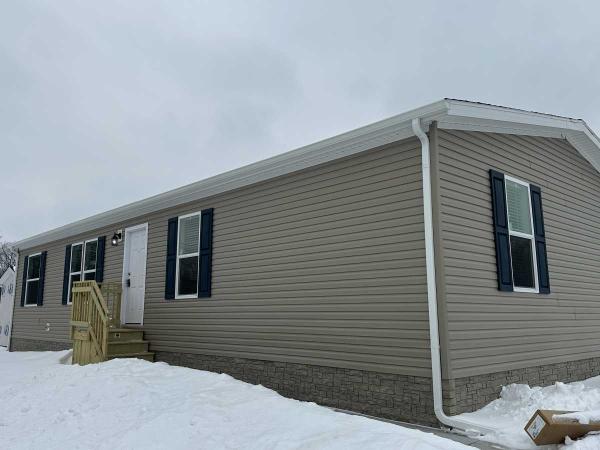 Photo 1 of 2 of home located at 3291 Strauss Court Jackson, MI 49201