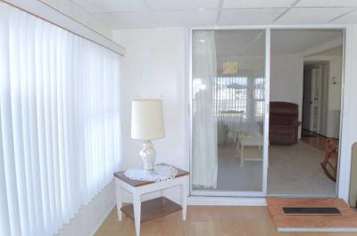 Photo 4 of 23 of home located at 825 Ixora Circle Venice, FL 34285