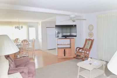 Photo 3 of 23 of home located at 825 Ixora Circle Venice, FL 34285