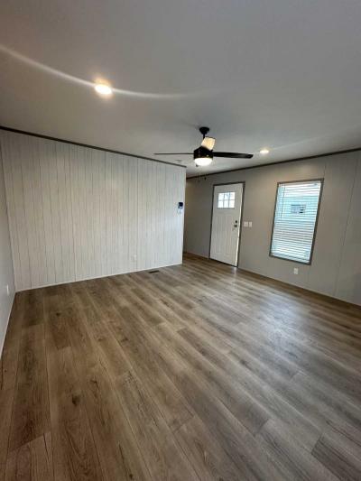 Photo 4 of 8 of home located at 18 Yucca Dr., Austin, TX 78744