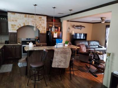 Photo 4 of 5 of home located at 10 Eagle Creek Dr Kyle, TX 78640