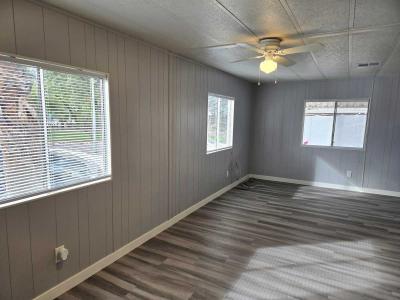 Photo 4 of 25 of home located at 17847 N. 17th St. #39 Phoenix, AZ 85022