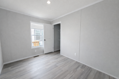 Photo 4 of 18 of home located at 4000 E 134th Street #1016 Chicago, IL 60633