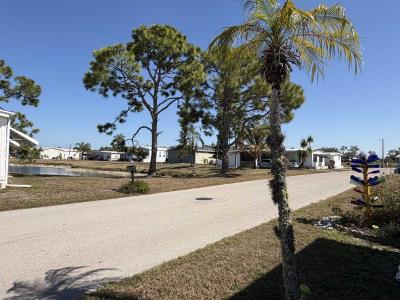 Photo 4 of 43 of home located at 952 Strongbox Ln North Fort Myers, FL 33917