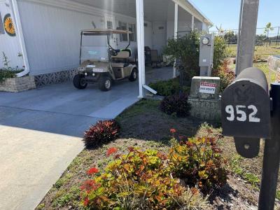 Photo 5 of 43 of home located at 952 Strongbox Ln North Fort Myers, FL 33917