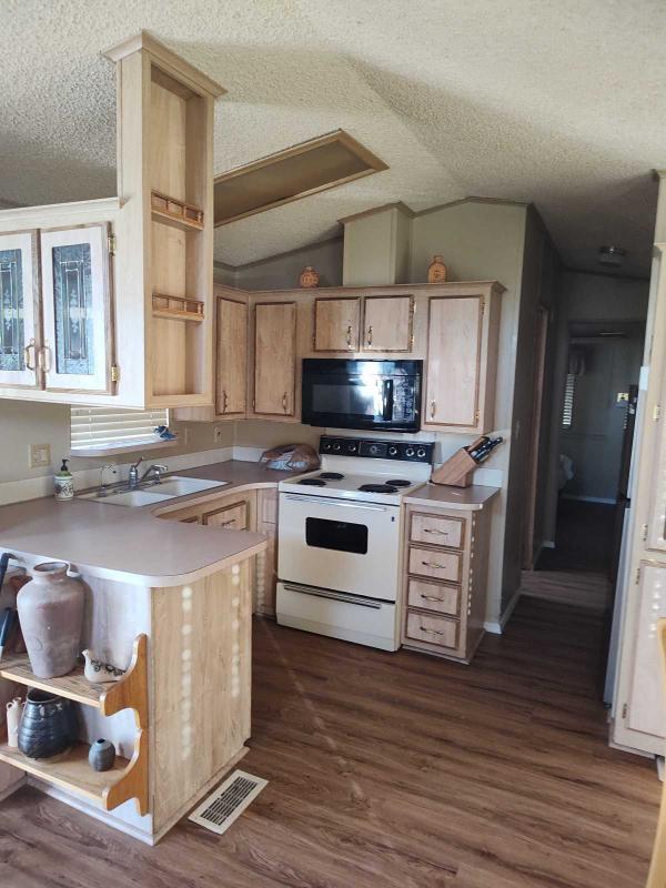 1988 Fuqua Park  Mobile Home