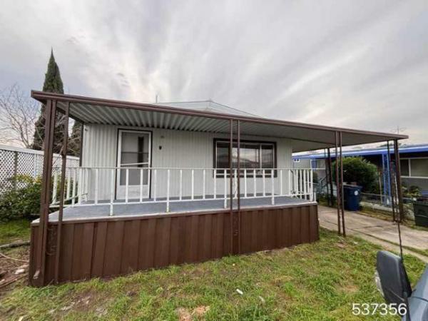 Photo 1 of 2 of home located at Southgate Mobile Estates 6882 N Tranquility Dr Sacramento, CA 95823