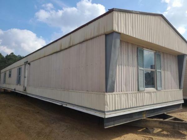 Photo 1 of 2 of home located at Farris Mobile Homes Of Laurel 12 Highway 28 W Laurel, MS 39443