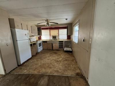 Photo 3 of 14 of home located at 172 Woodland Drive Leesburg, FL 34788