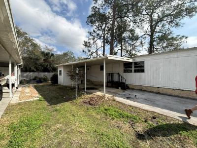 Photo 4 of 14 of home located at 172 Woodland Drive Leesburg, FL 34788