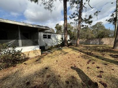 Photo 5 of 14 of home located at 172 Woodland Drive Leesburg, FL 34788