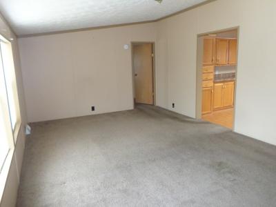 Photo 4 of 10 of home located at 38878 Wyoming Dr Romulus, MI 48174