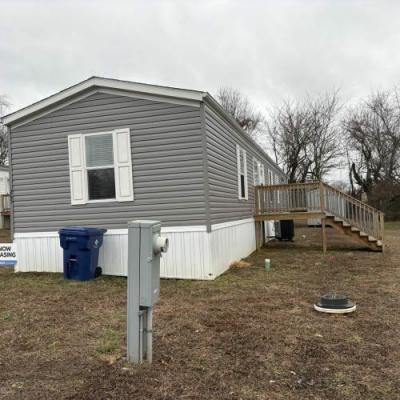 Photo 3 of 21 of home located at 265 Sycamore Loop Campbellsville, KY 42718