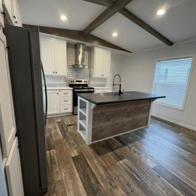 Photo 5 of 21 of home located at 265 Sycamore Loop Campbellsville, KY 42718