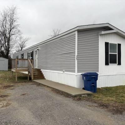 Photo 2 of 24 of home located at 325 Sycamore Loop Campbellsville, KY 42718