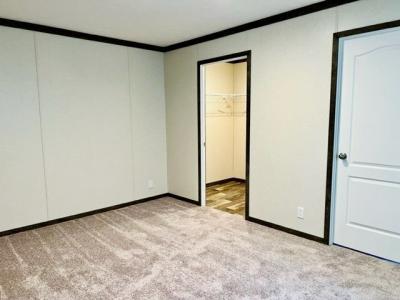 Photo 5 of 8 of home located at 2054 Summergreen East Ct Muskegon, MI 49442