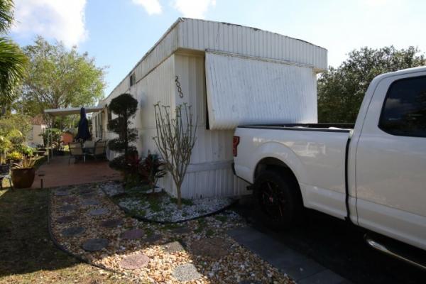 1973 VINT Mobile Home For Sale