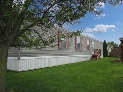 Mobile Home at 48596 Leafdale Ct Shelby Township, MI 48315