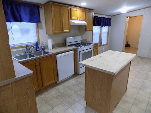 2003 Fleetwood Manufactured Home