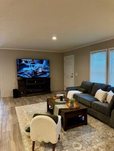 Photo 2 of 24 of home located at 43170 Riviera Ave #92 Sterling Heights, MI 48314